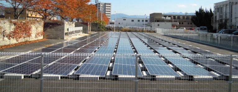 直置き野立て　産業用太陽光発電　Qセルズ