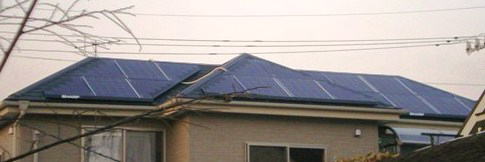 太陽光発電寄棟屋根の美しい設置