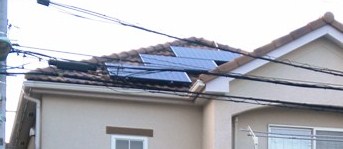 太陽光発電システム設置写真　複雑な屋根