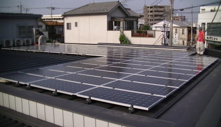 産業用太陽光発電ハンファソーラー瓦棒１