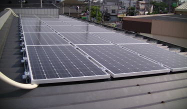 産業用太陽光発電ハンファソーラー折板屋根設置